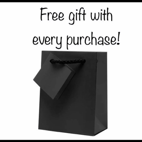 Meet your Posher, Michelle - Picture 2 of 3